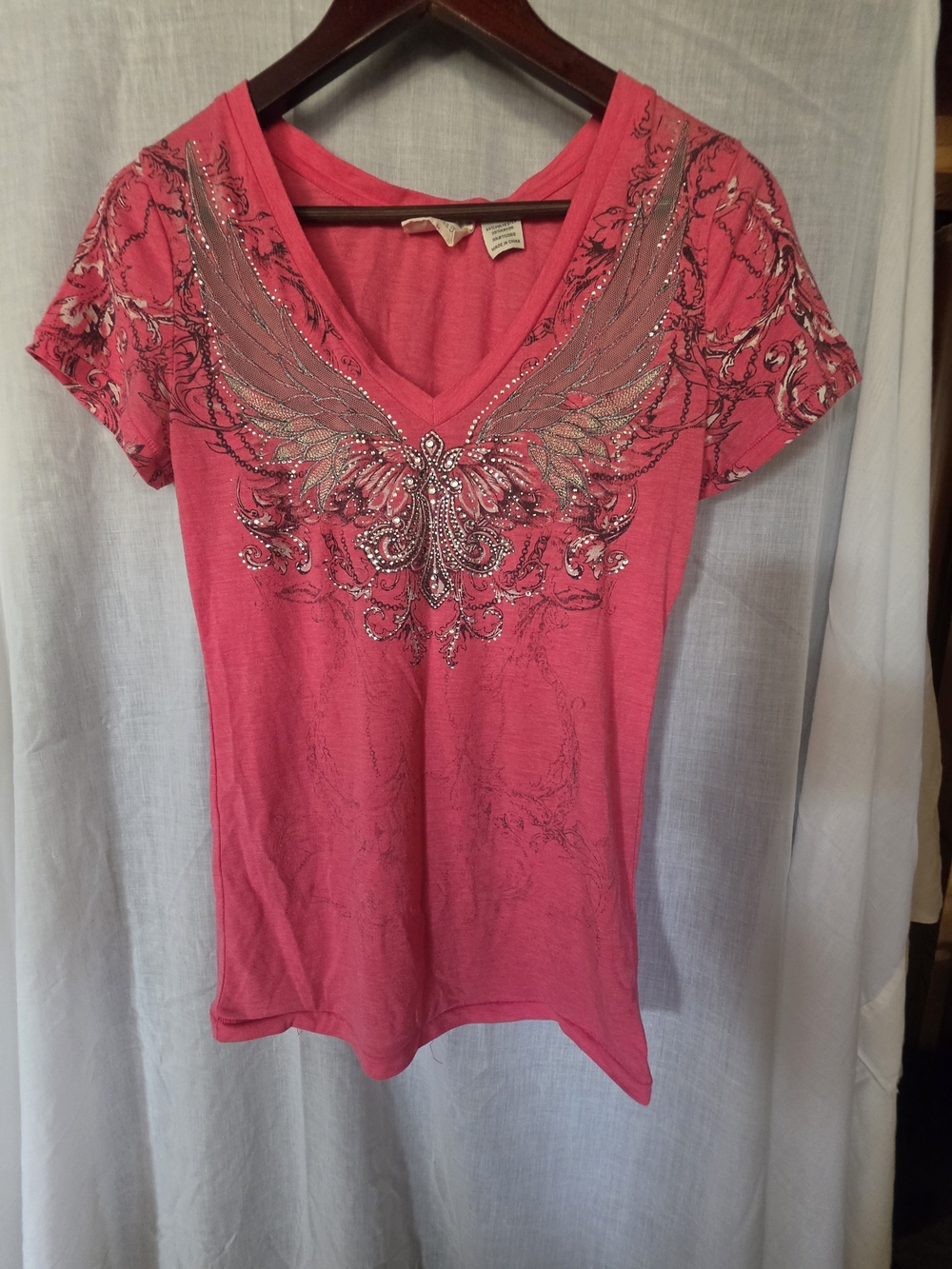 Miss Me Hot Pink V-Neck Short Sleeve Tee with Wing Motif